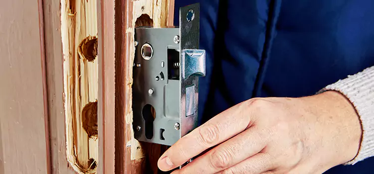 Garage Door Lock Replacement Norwalk